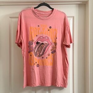 American Eagle The Rolling Stones bright pink graphic band tee. Size Medium.